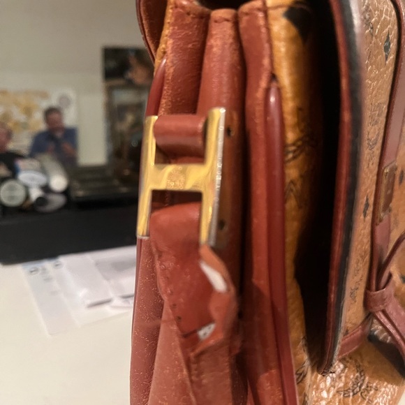 EUC MCM Vintage gorgeous handbag monogram labeled tan/ black - Picture 6 of 12